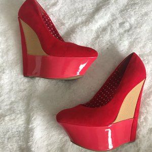 Closed toe wedges